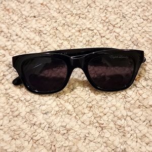 🦋 Little Boys Sunglasses - Black